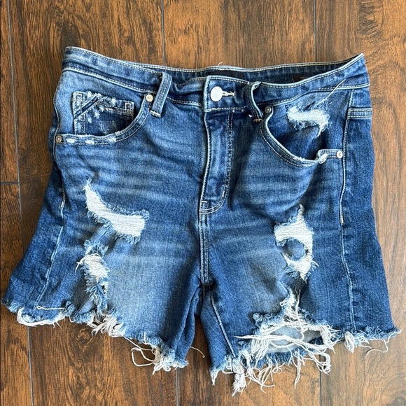 Distressed Buckle Black denim shorts fit 53 size 28 (D) - Picture 1 of 8
